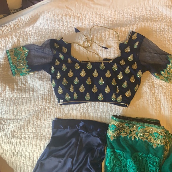 Shalwar Kameez 3 piece can be larger size - Picture 3 of 4